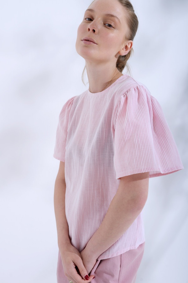 Блуза с рукавами фонариками, розовая